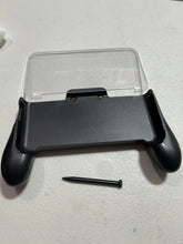Load image into Gallery viewer, Handgrip Protection for 2DS XL LL 2017 Model
